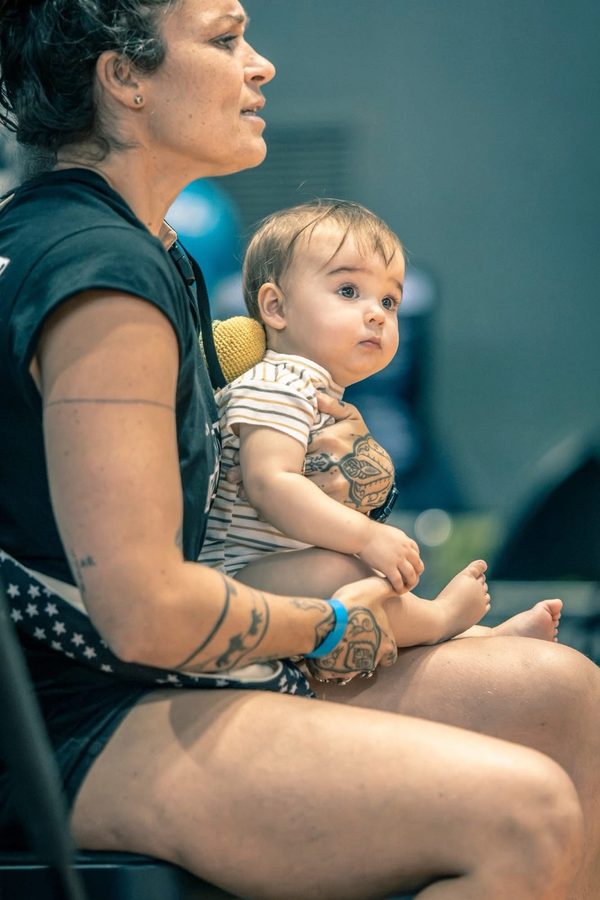 Amélie et un tout-petit au gym